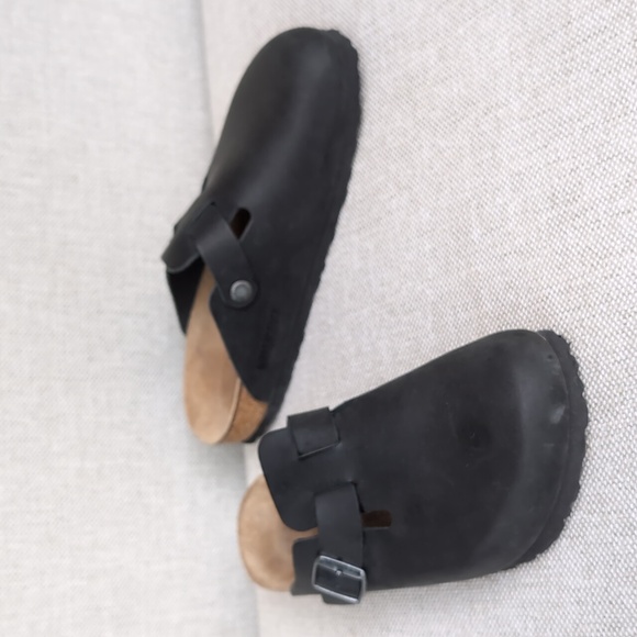 Birkenstock Boston Oil Leather Clogs - Picture 2 of 16
